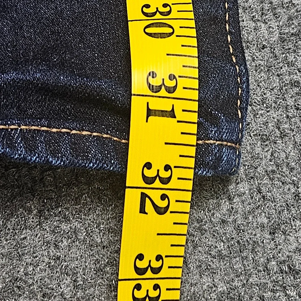 Levis clean right paint